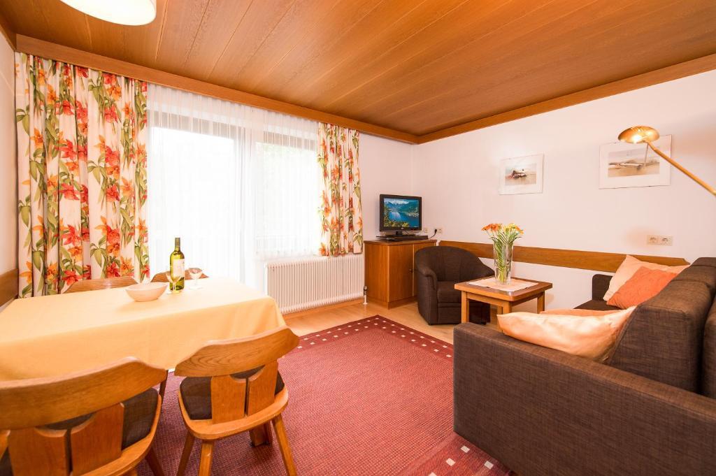 Gaestehaus Haffner Zell am See Ruang foto